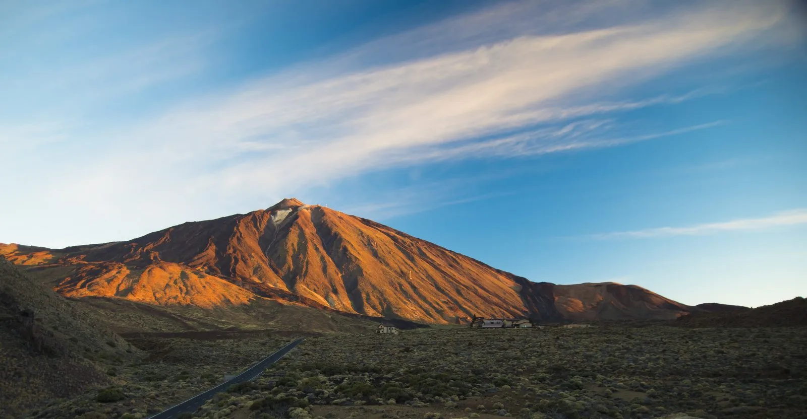 Paisaje volcánico del Parque Nacional del Teide en Tenerife
